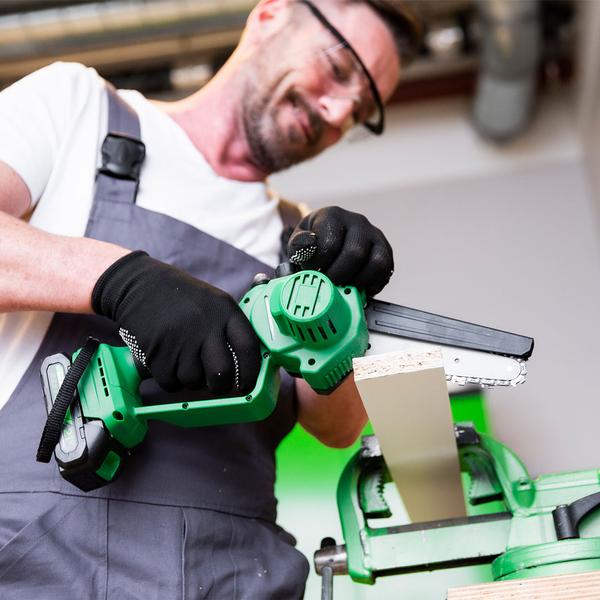 Hammersmith PocketSaw Pro nagyerejű, praktikus láncfűrész